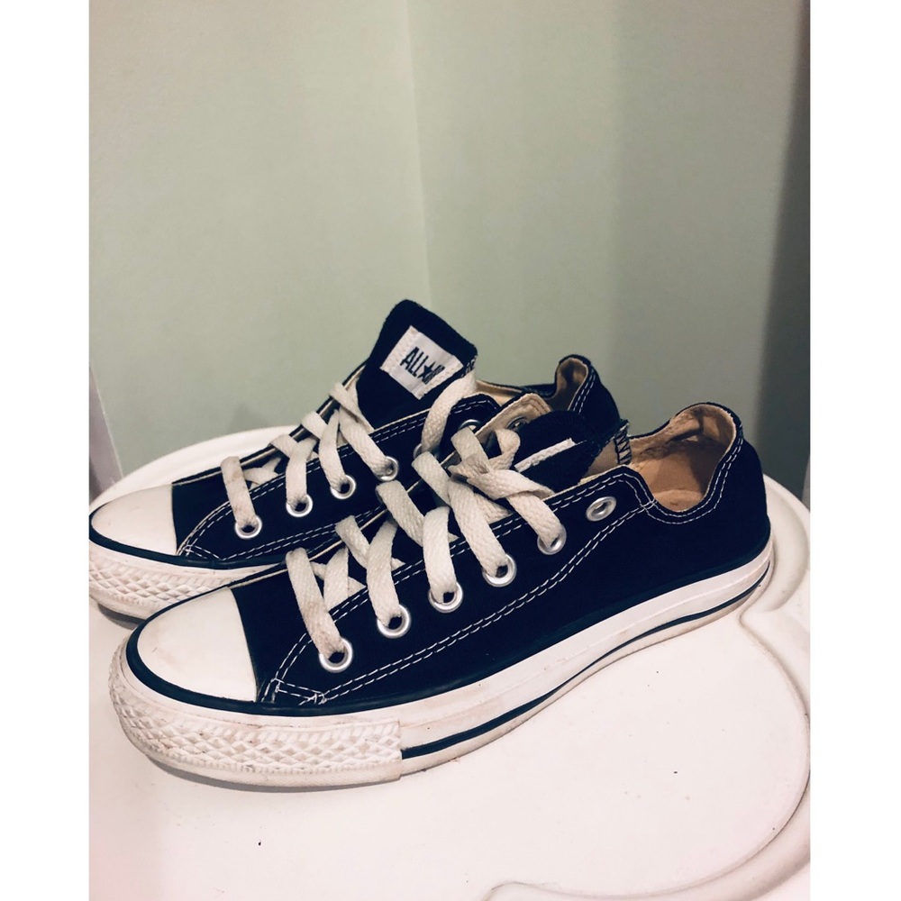 👟 Converse Sneakers 👟